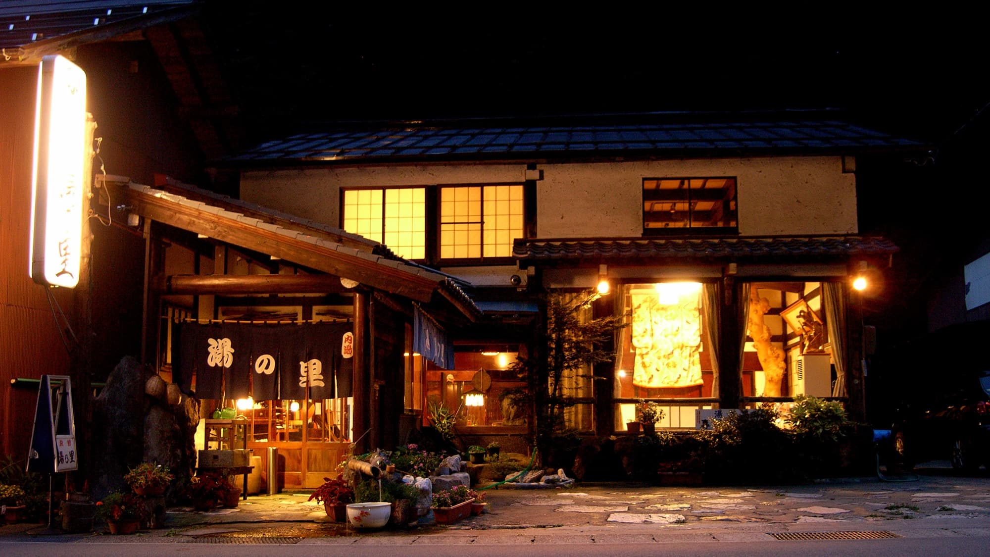 白川郷のあじさい名所2026年版|世界遺産の合掌造りと梅雨の紫陽花を楽しむ旅ガイド