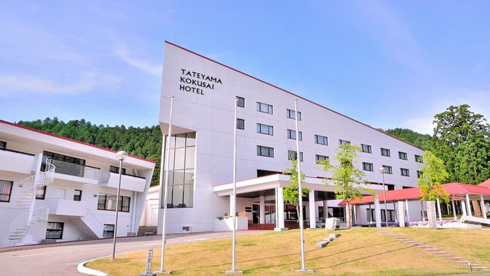 立山のイルミネーションスポット2026年版|富山の冬を彩る光の絶景と宿泊ガイド